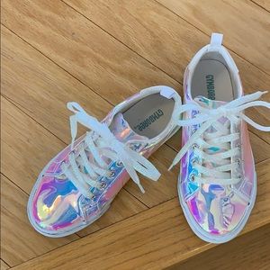 Iridescent girls tennis shoes